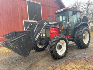 Traktor VALMET 600 774 Timmar