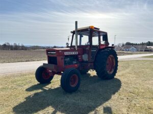 Traktor VOLVO-BM T 810 C