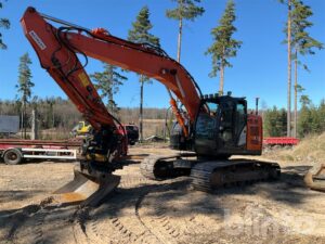 Bandgrävare Hitachi ZAXIS225USLC-6