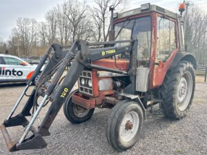 Traktor INTERNATIONAL  585 XL