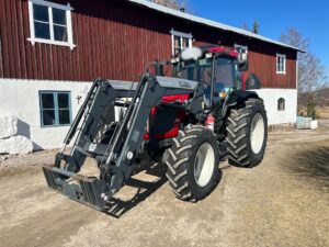 Traktor VALTRA A-83