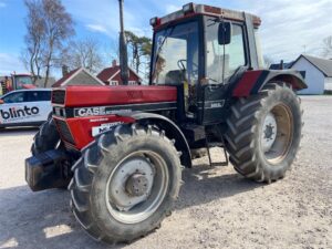 Traktor CASE INTERNATIONAL 956 AXL