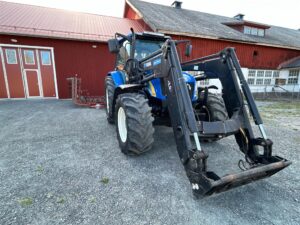 Traktor NEW HOLLAND T5070