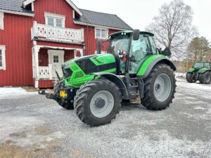 Traktor DEUTZ-FAHR Agrotron 6215 TTV