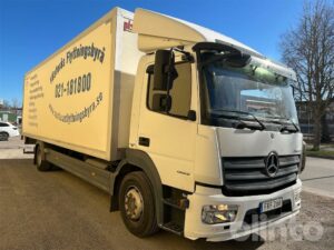 Skåplastbil Mercedes ATEGO
