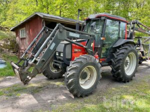 Traktor VALTRA 700-4
