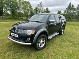 Lätt lastbil MITSUBISHI L200