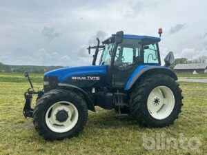 Traktor NEW HOLLAND TM 115 4WD