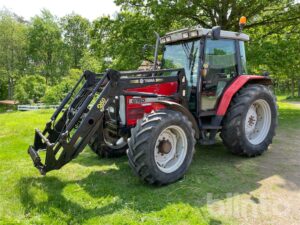 Traktor MASSEY FERGUSON 6150 4WD