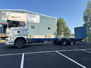 Skåplastbil SCANIA R410