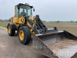 Lastmaskin Volvo L70 D med redskap