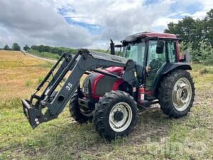 Traktor VALTRA A-SERIES A72 - Lastare - 4 Redskap