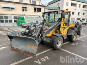 Redskapsbärare Wille 455B med redskap / Nyservad