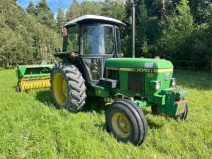 Traktor JOHN DEERE 2040 S TSS