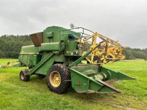 Skördetröska John Deere 935