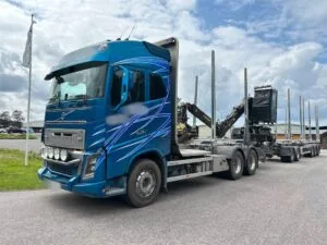 Timmerbil VOLVO FH  6X4