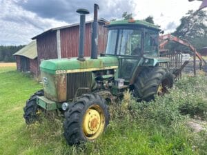 Traktor JOHN DEERE 4430 / Reparationsobjekt
