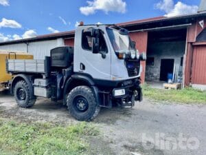 Lastbil UNIMOG U 20 4wd
