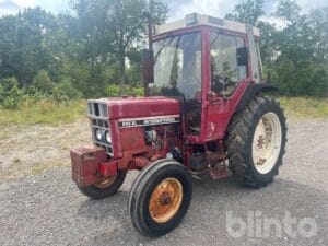 Traktor INTERNATIONAL  585 XL