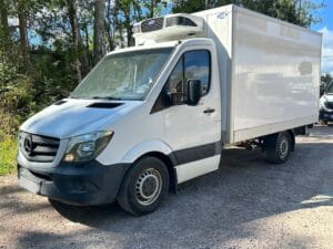 Lätt lastbil MERCEDES-BENZ
