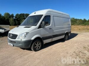 Lätt lastbil MERCEDES-BENZ 906BB30