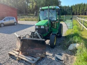 Traktor JOHN DEERE 4400