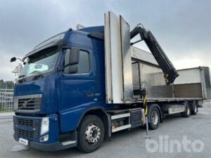 Dragbil med kran VOLVO FH 4*2 Sandströms Trailer med kran