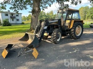 Traktor med lastare Ursus