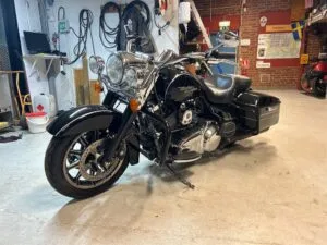 Motorcykel HARLEY-DAVIDSON Road King