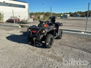 Traktor Can-am Outlander Max xt-p