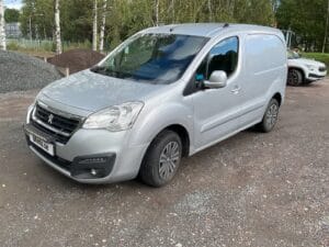 Lätt lastbil skåpbil PEUGEOT