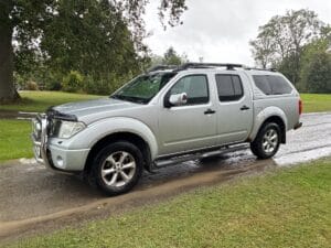 Lätt lastbil NISSAN NAVARA