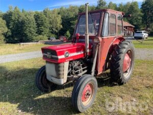 Traktor MASSEY FERGUSON 135
