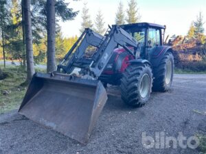 Traktor VALTRA N141