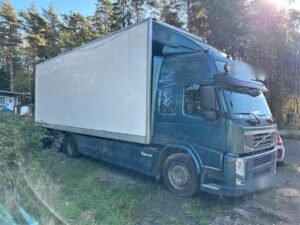 Skåpbil VOLVO FM 6x2