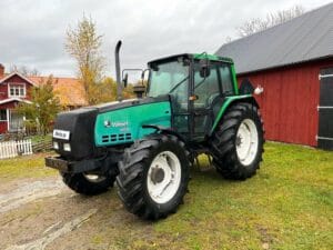 Traktor VALMET 8100 4WD