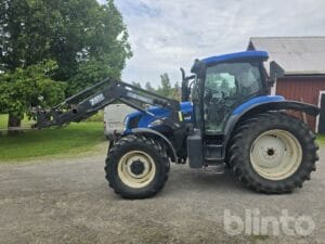 Traktor New Holland TS 125A med Frontlastare