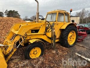 Rep obj Traktor med vedmaskin BOLINDER MUNKTELL BM