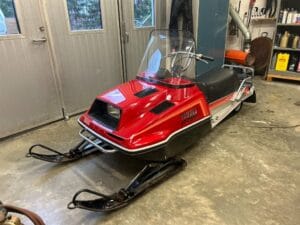 Snöskoter YAMAHA 8N3 ET 250 T/82