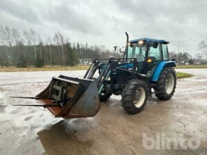 Traktor NEW HOLLAND 5640