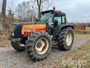 Traktor VALMET 8400-4