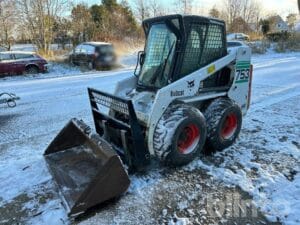 Kompaktlastare Bobcat 753 & Redskap