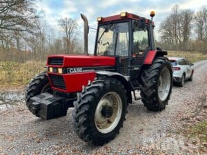 Traktor Case IH 1056 XL
