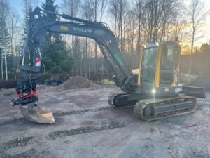 Bandgrävare & 8 Redskap Volvo ECR88PLUS