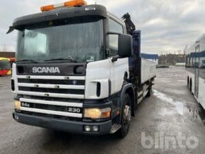 Kranbil med fast flak SCANIA P94GB4X2NA230