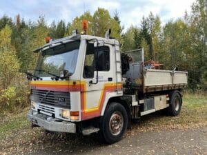 Kranbil/Tippbil VOLVO FL7 4X2