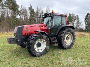 Traktor VALTRA 8350-4 HITECH