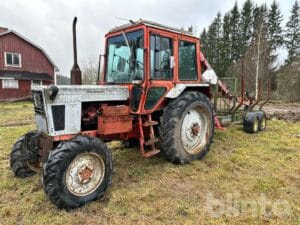 Traktor BELARUS MTZ 562 4WD + Vagn