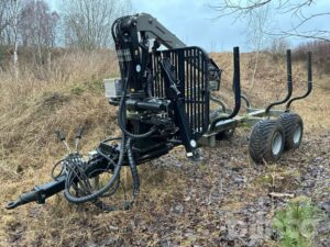 Skogsvagn med kran Trejon Multiforest MF 950