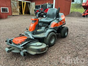 Gräsklippare Plog Sandspridare Husqvarna R 420TsX AWD